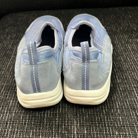 Easy Spirit size 8.5 slip on Sneakers - Picture 2 of 8